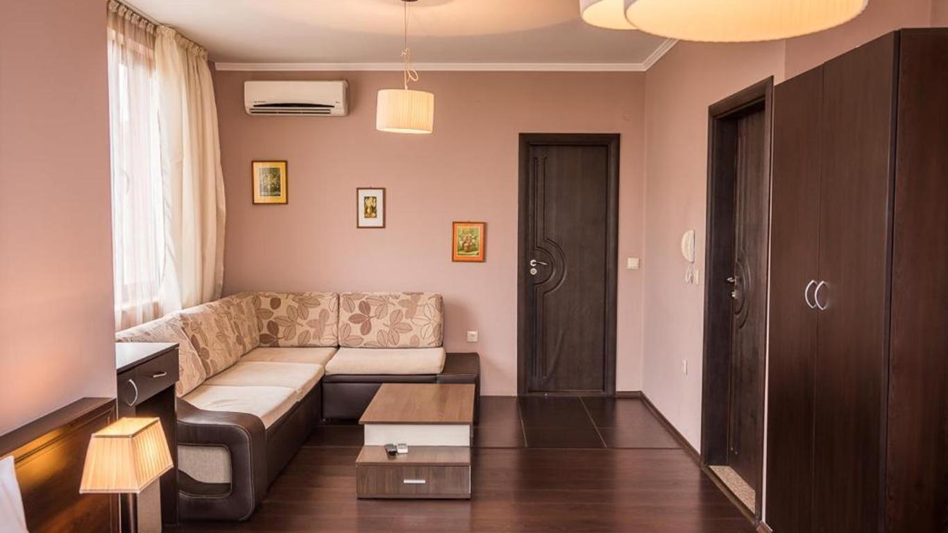 Family Hotel Pak Tam