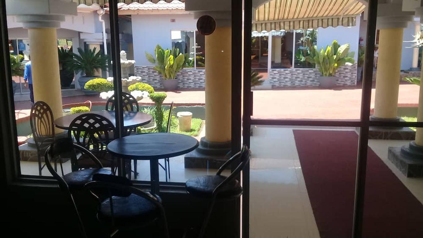 Kakwele Lodge & Tours