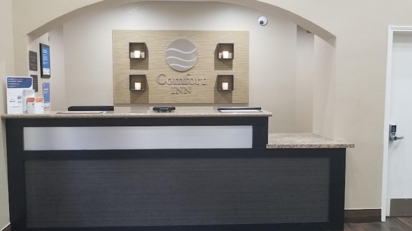 Comfort Inn and Suites Fultondale Gardendale I-65