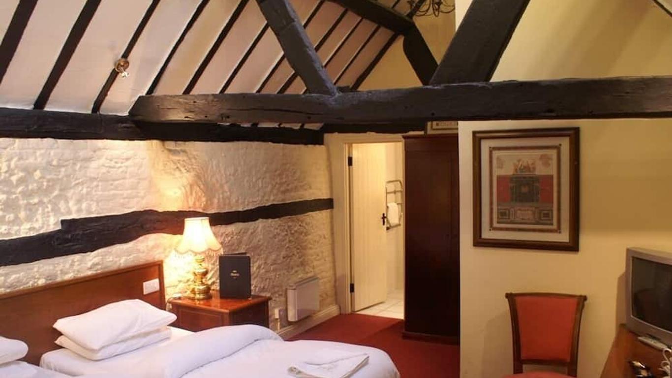 The Saracens Head Inn