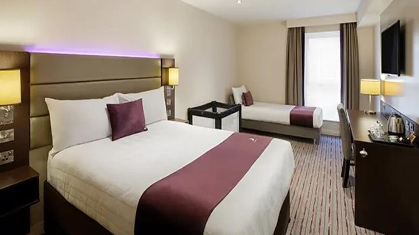 Premier Inn Wirral (Two Mills)