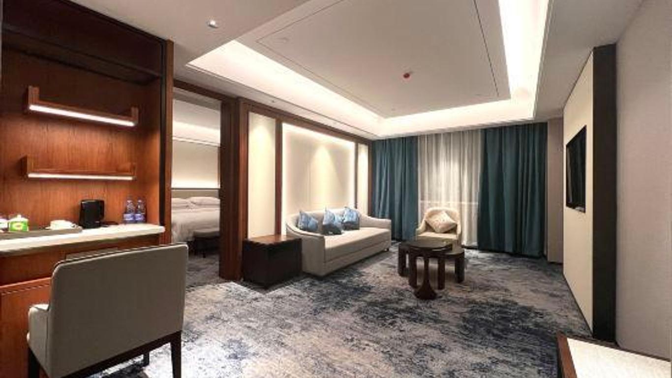 Huayun Hotel