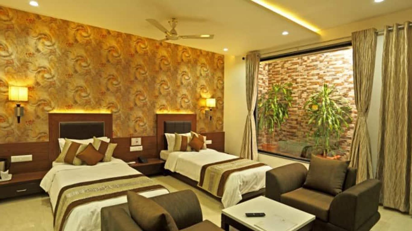 Hotel the Grand Vaibhav