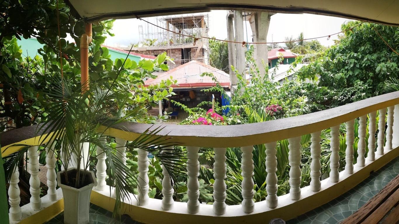 Guanna's Place Room and Resto Bar