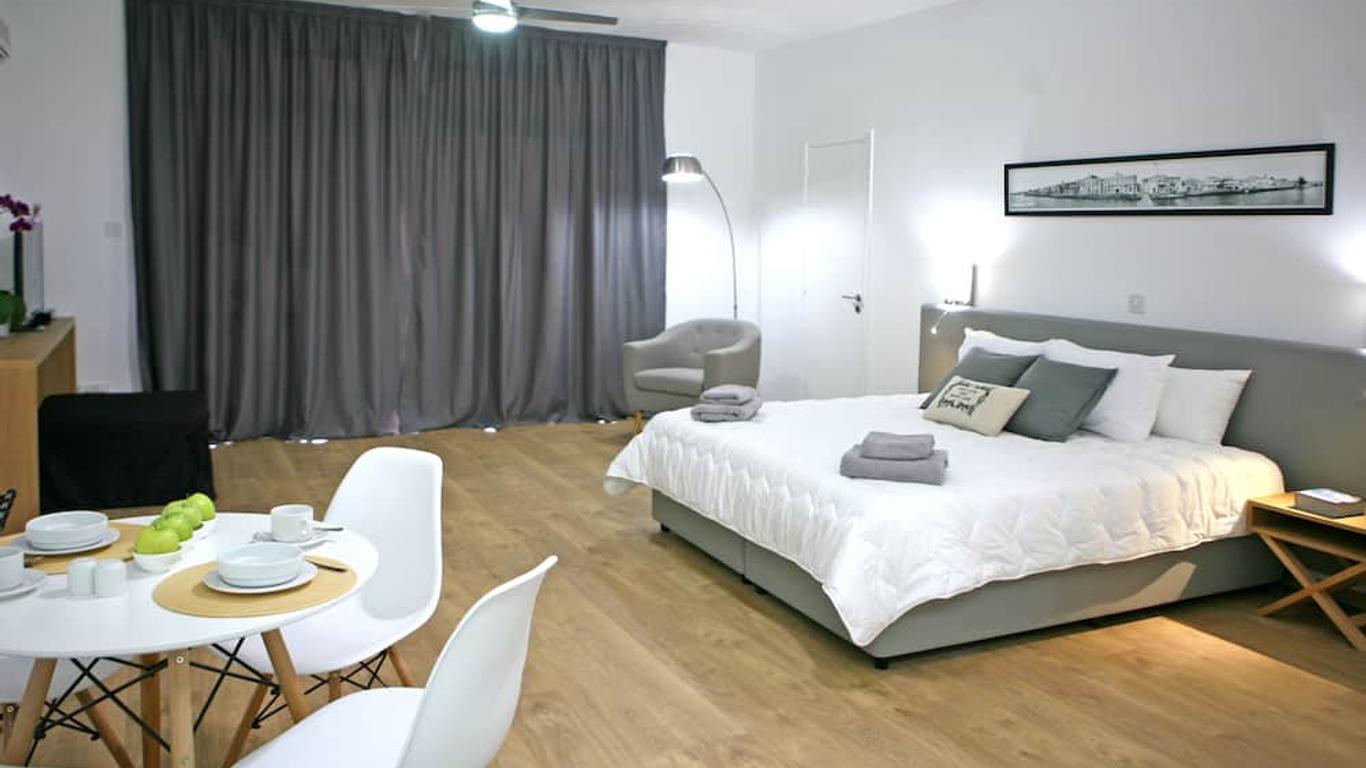Corina Suites And Apartments