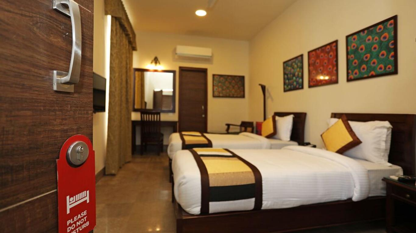 OYO 9366 Hotel Shambhu Villas