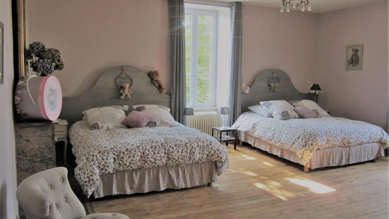 Le Manoir Aux Douves