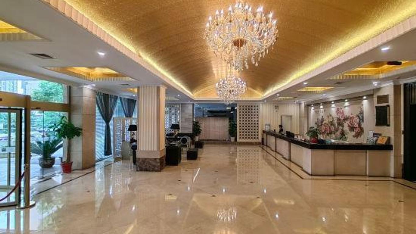 Royal Hotel