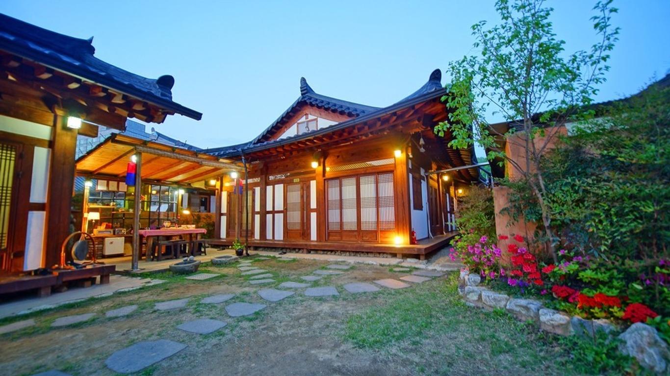 Jeonju Hanok Village Seoro