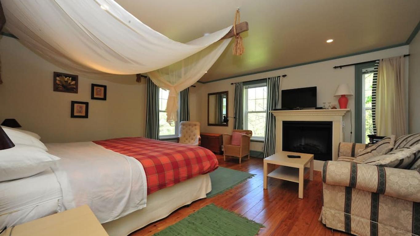 Little Shemogue Inn