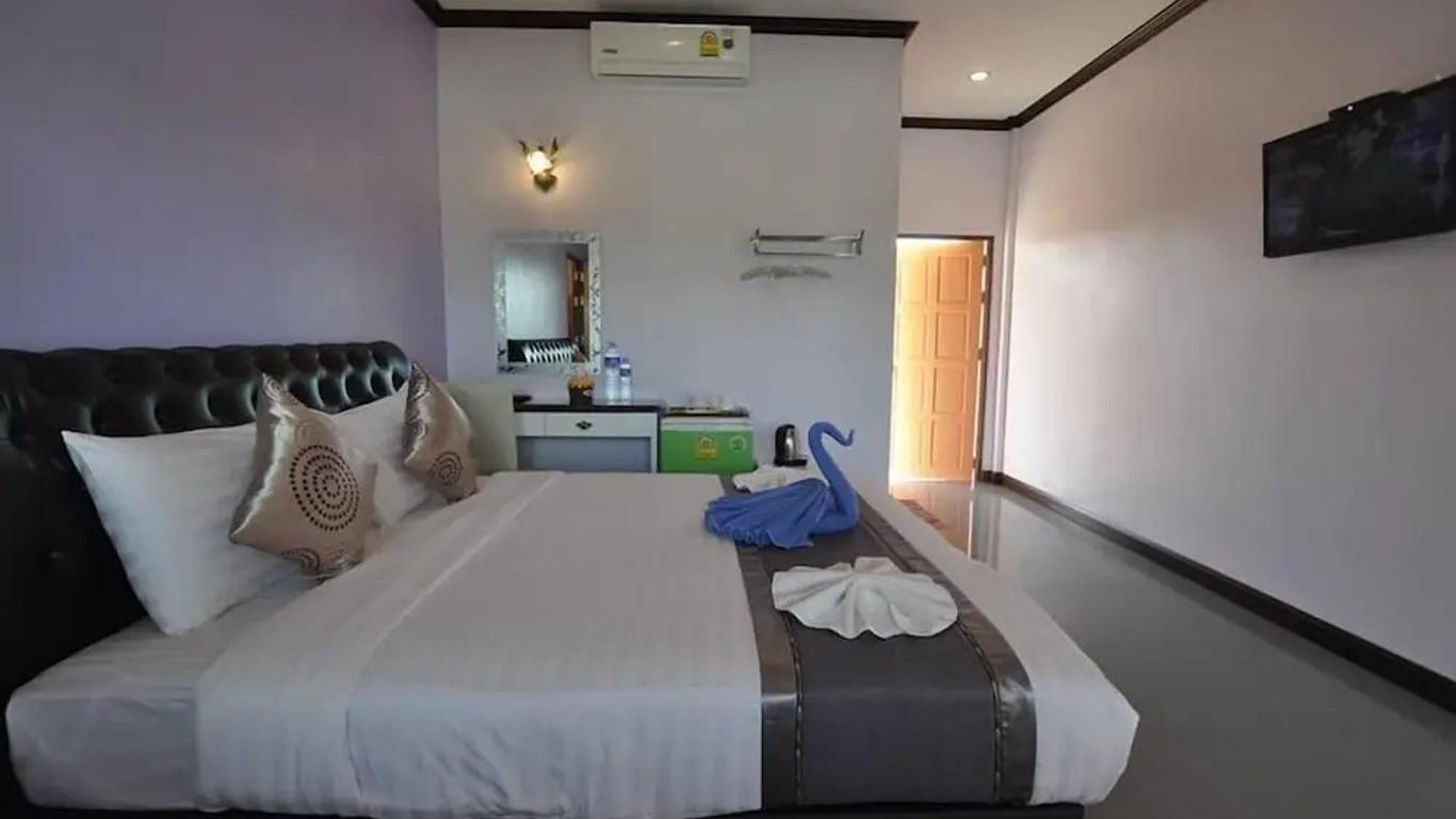Naris Phuview Resort