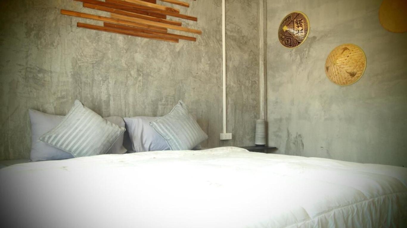 Maesai Holic Lodge