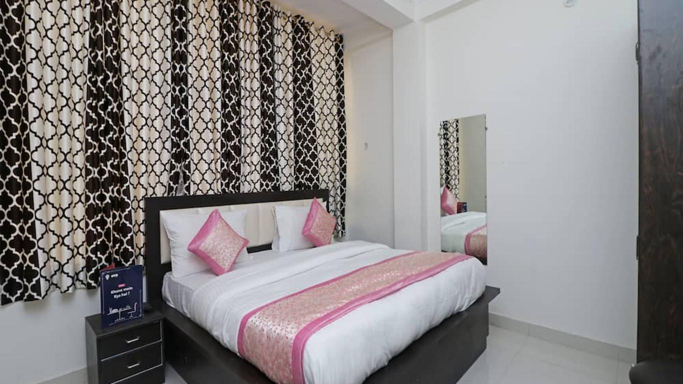 Oyo 12738 Hotel Diamond