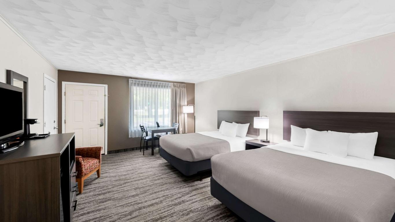 Quality Inn & Suites Munising