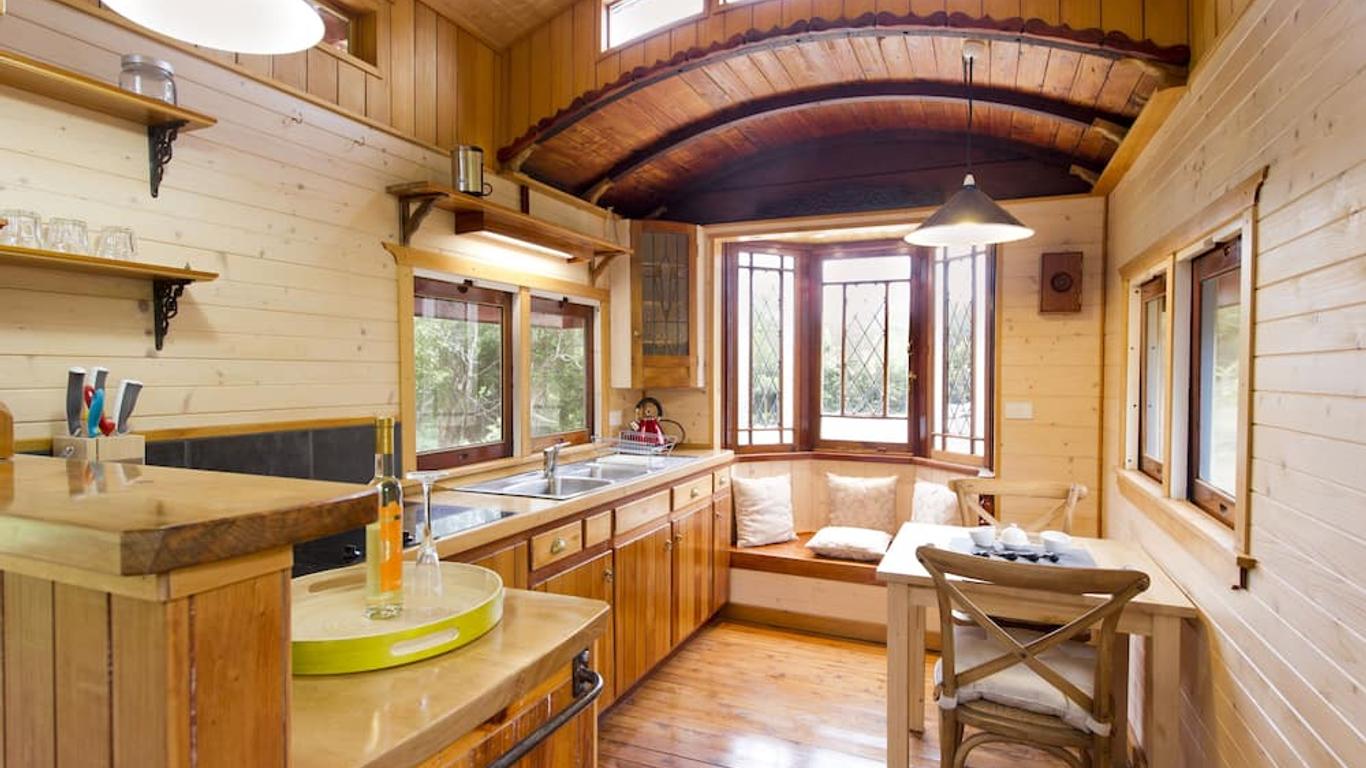 Glass House Mountains Ecolodge