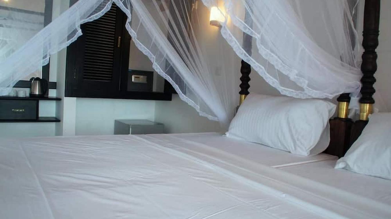 Hotel Ritas & Beach Restaurant