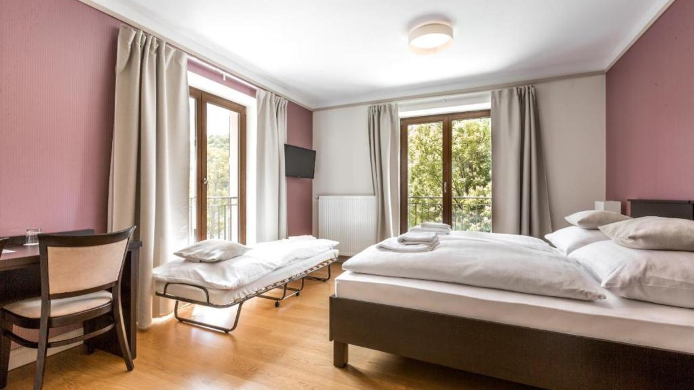 Hotel Mandát