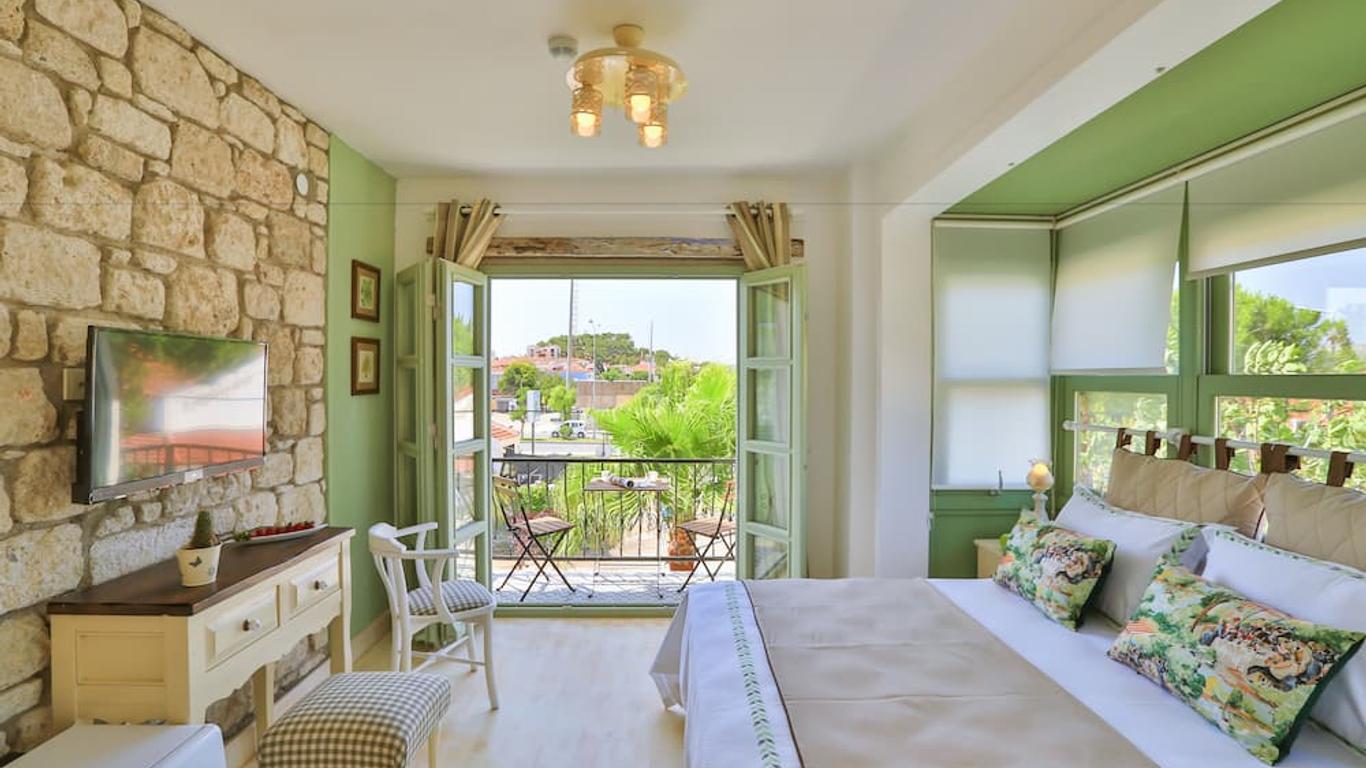 Palas Alaçatı - Adult Only