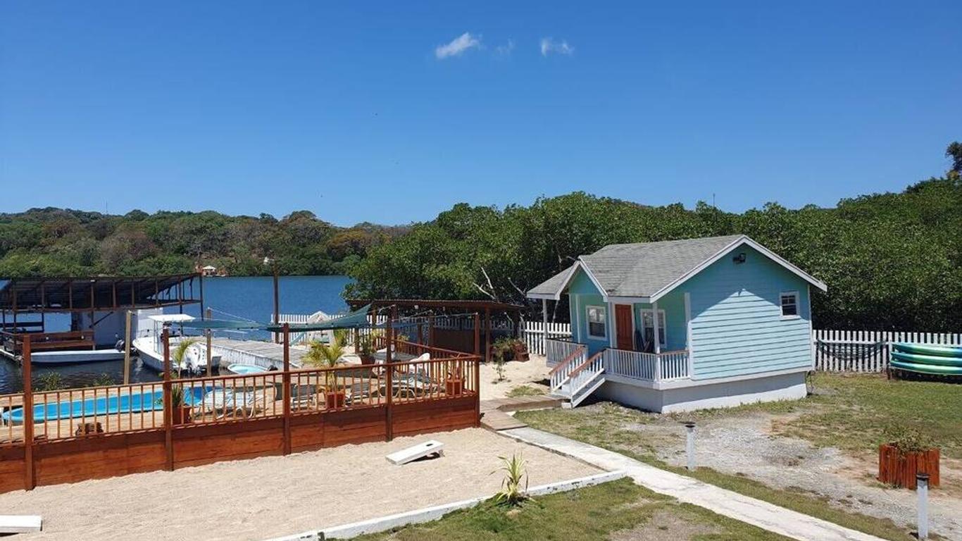 Rustic Island charm on the East End of Roatan where history abounds