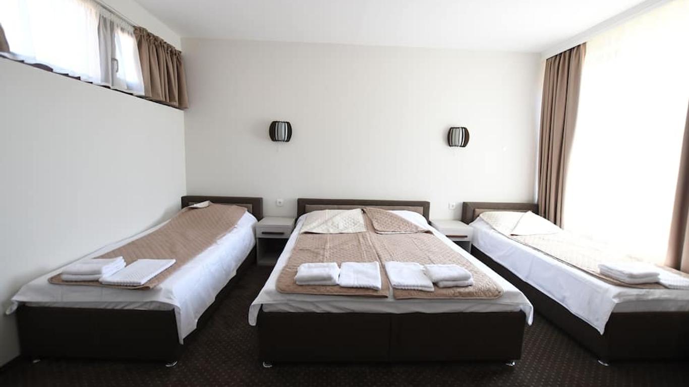 Atrijum Apartments and Rooms