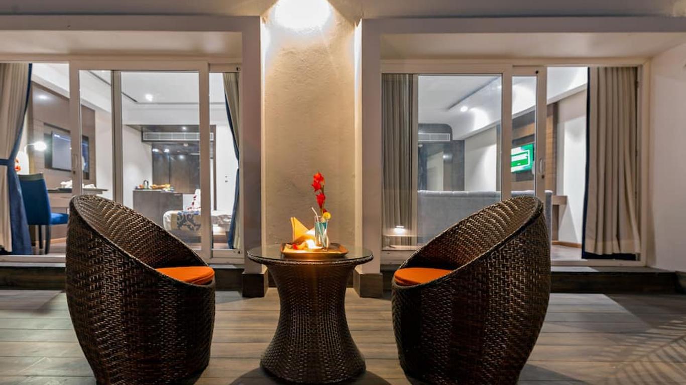 Hotel Saffron Crest