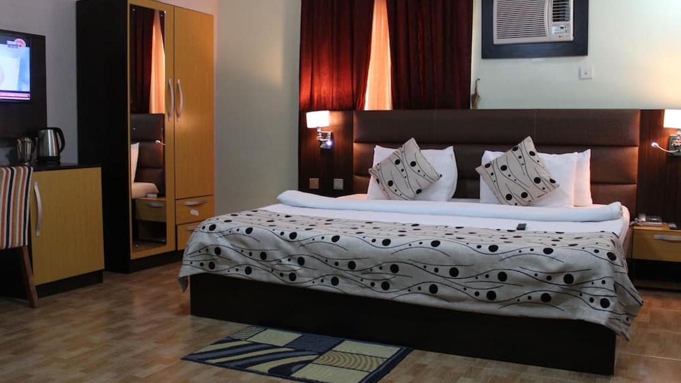 Downtown Royal Hotel Gra