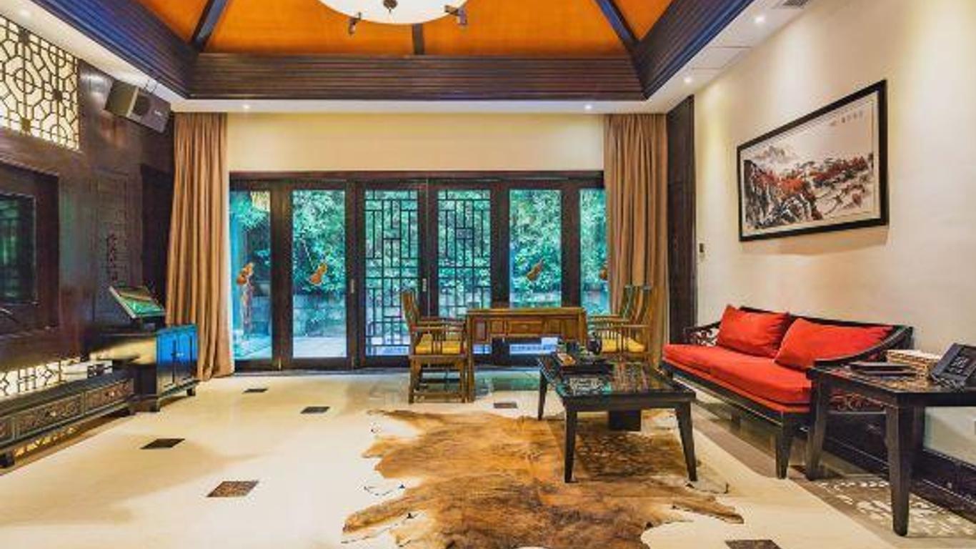 Tianci Huatang Forest Hot Spring Resort Hotel (Chongqing Lushan Branch)