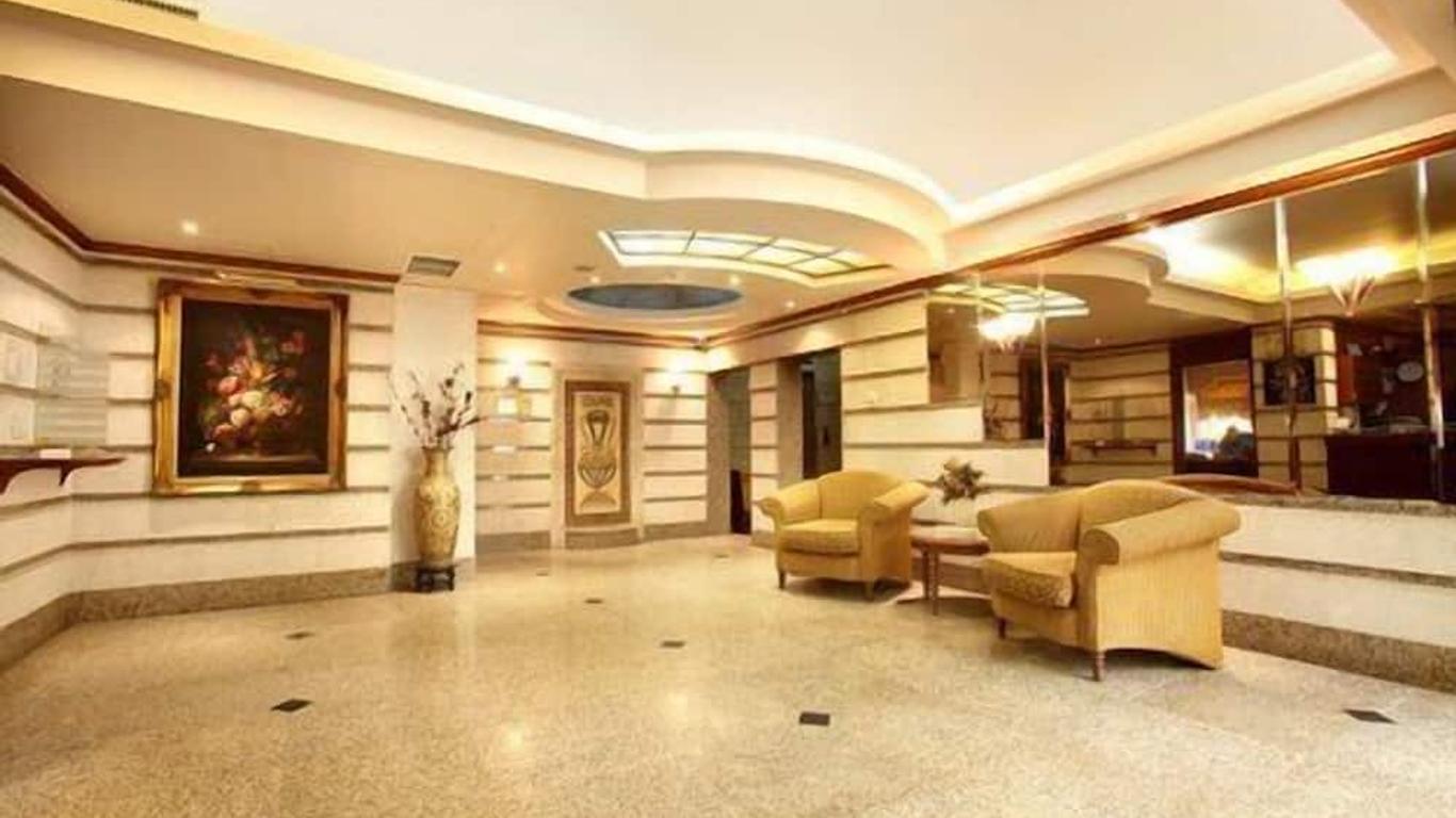 Capri Hotel Suites