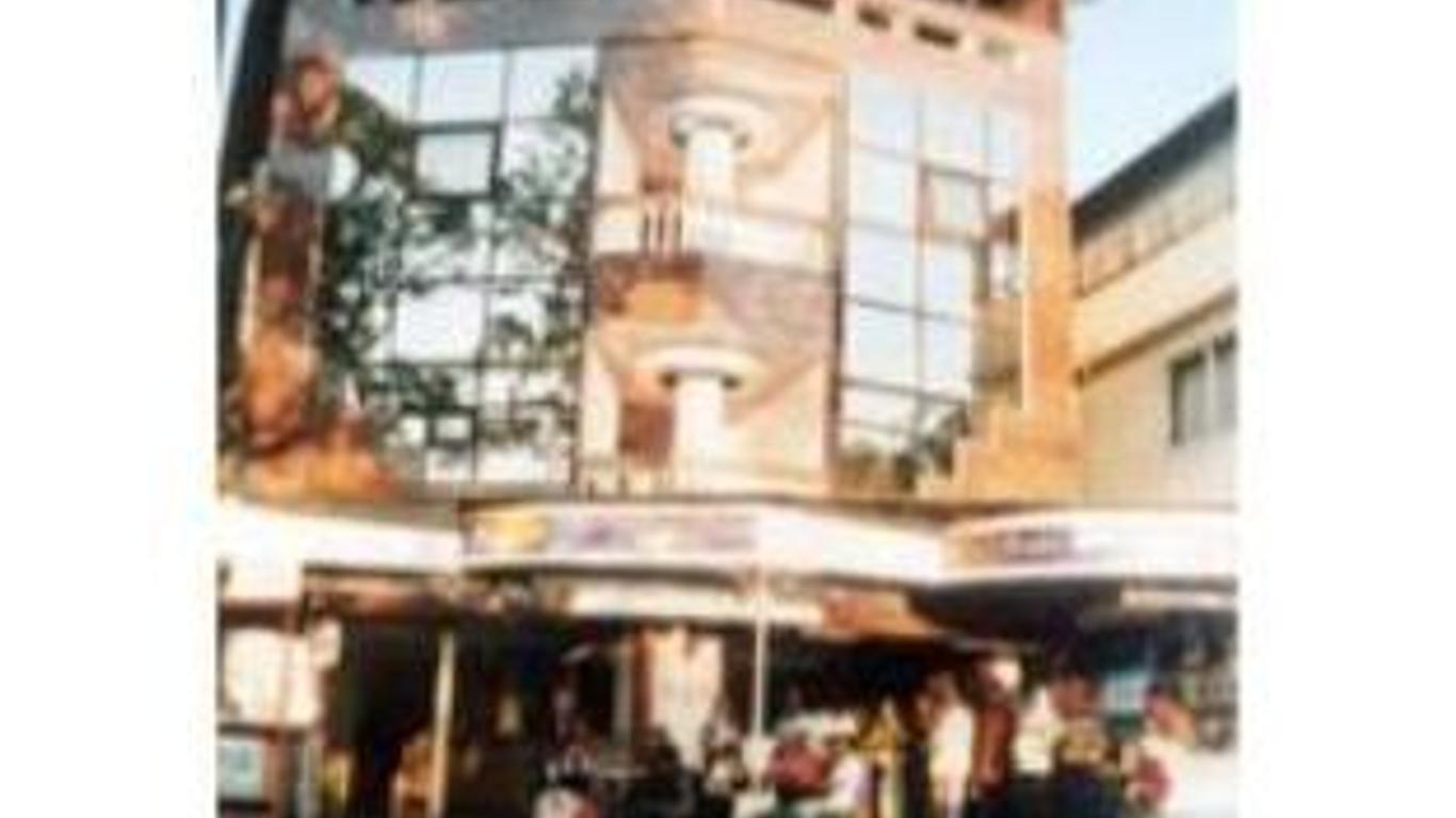 Hotel Rahi