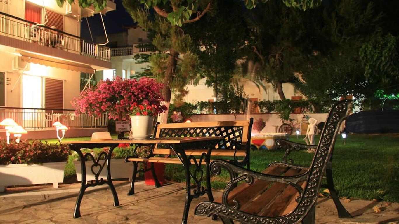 Akrogiali Beach Rooms