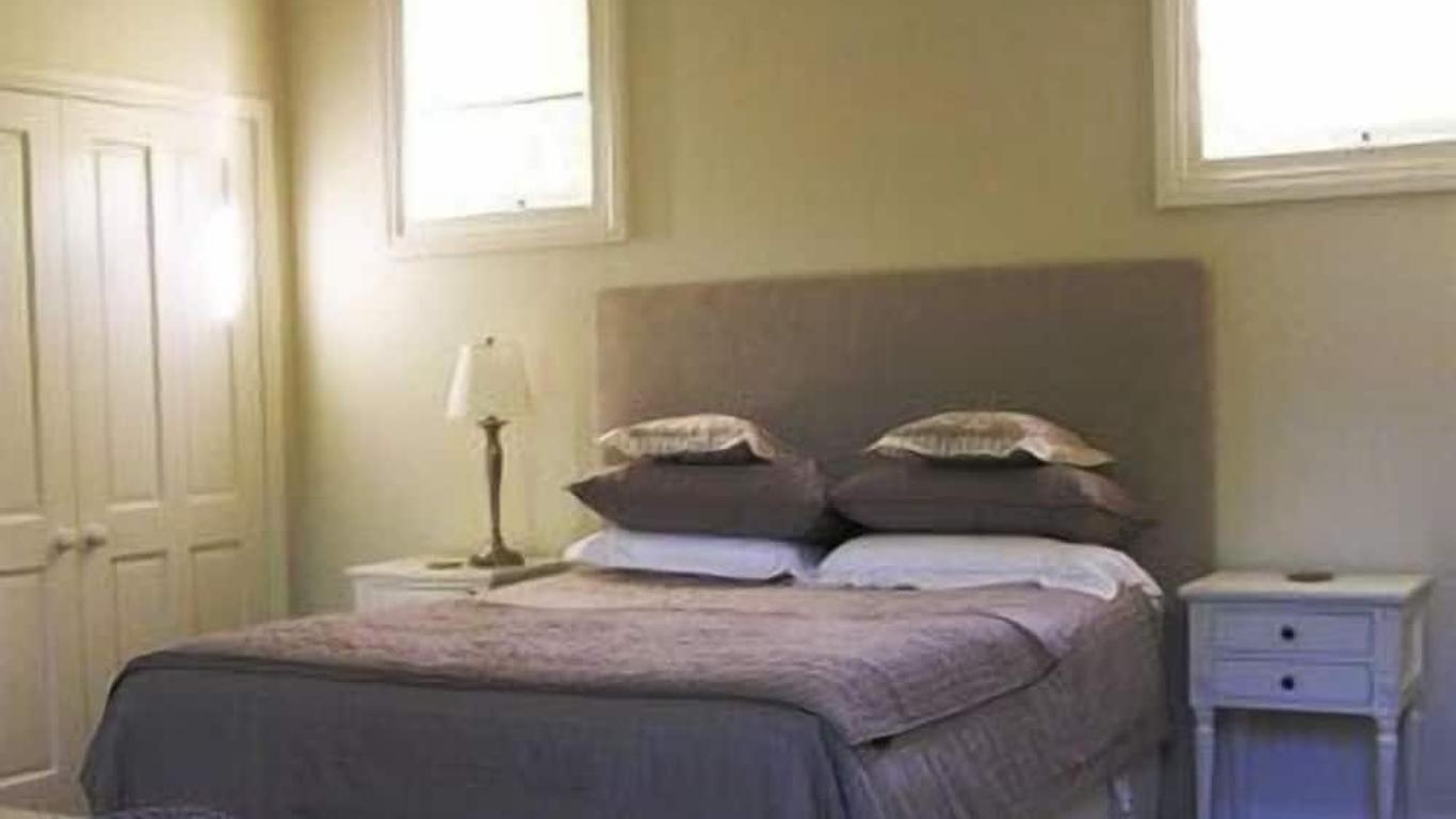 Camellia Cottage Bed & Breakfast