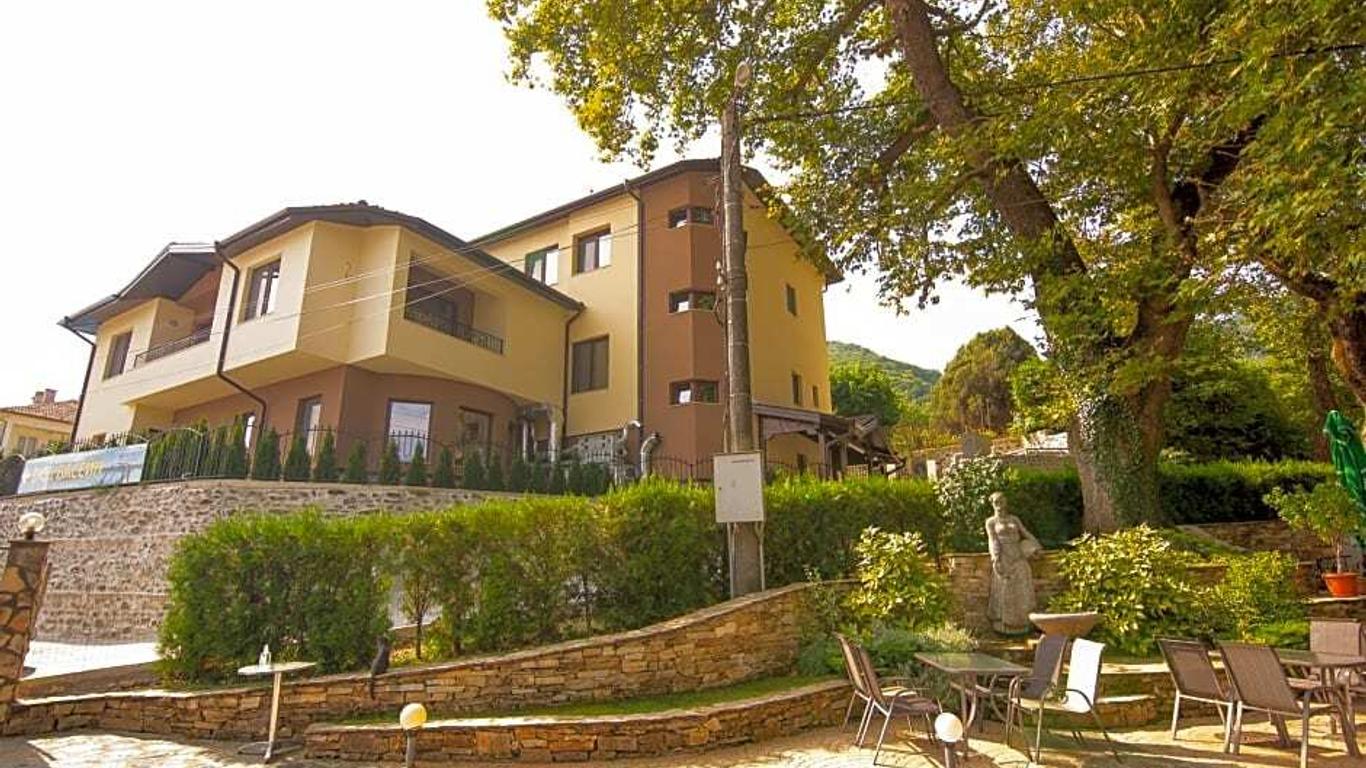 Eco Hotel Momata
