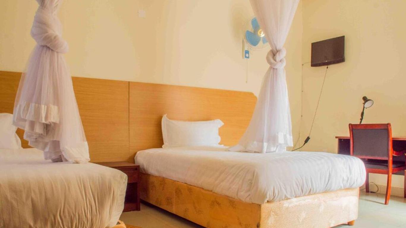 7 Eleven Hotel
