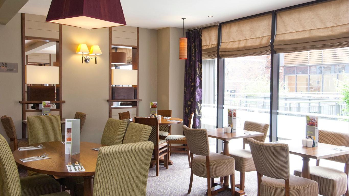 Premier Inn Leeds City Centre North