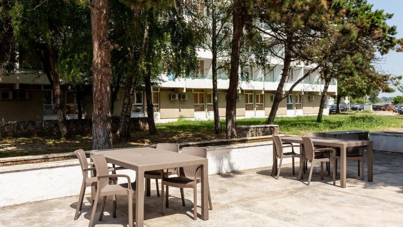 Hotel Siret Saturn