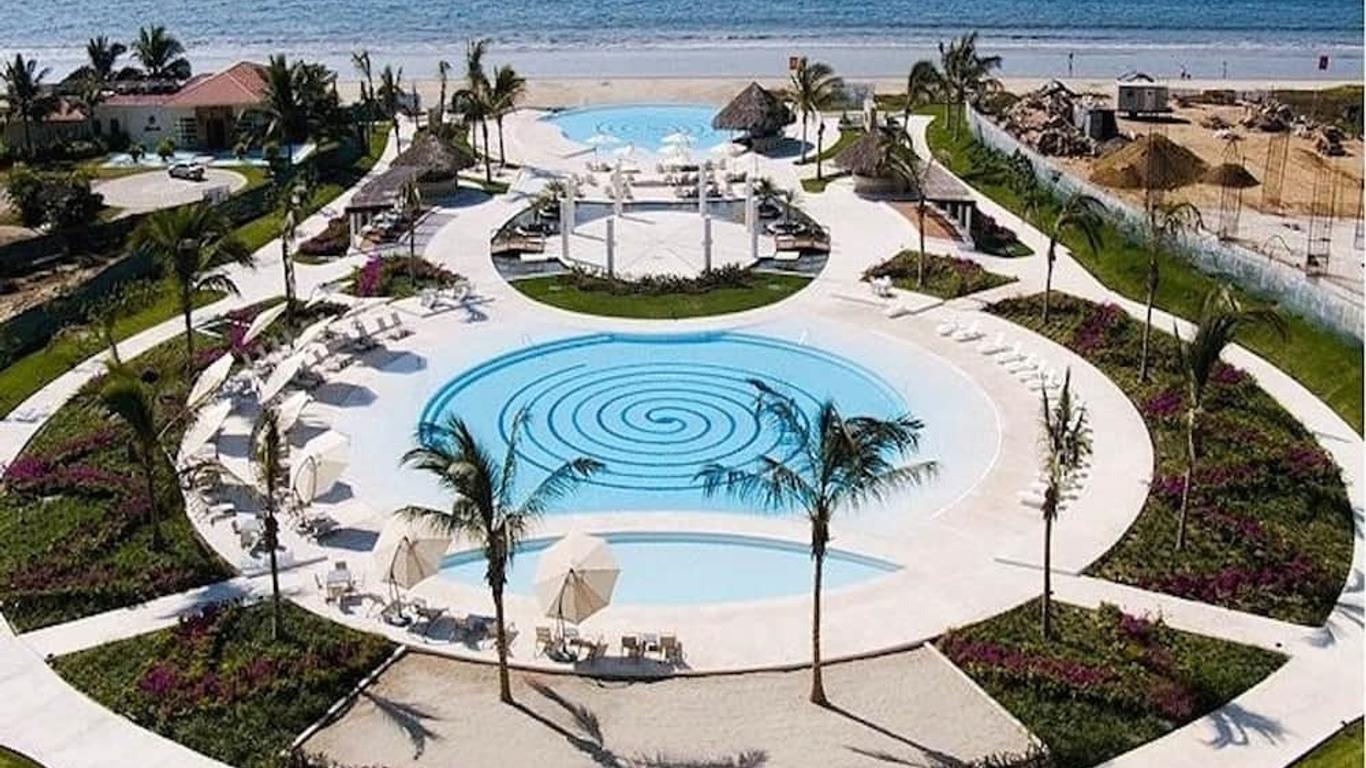 Unlimited Luxury Villas - Del Canto Condo