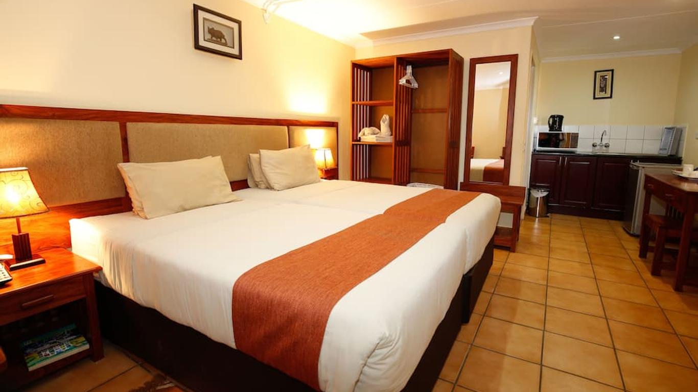 Mokoro Lodge