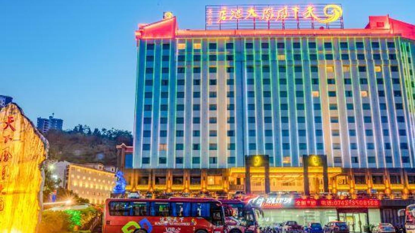 Grand Phoenix Hotel