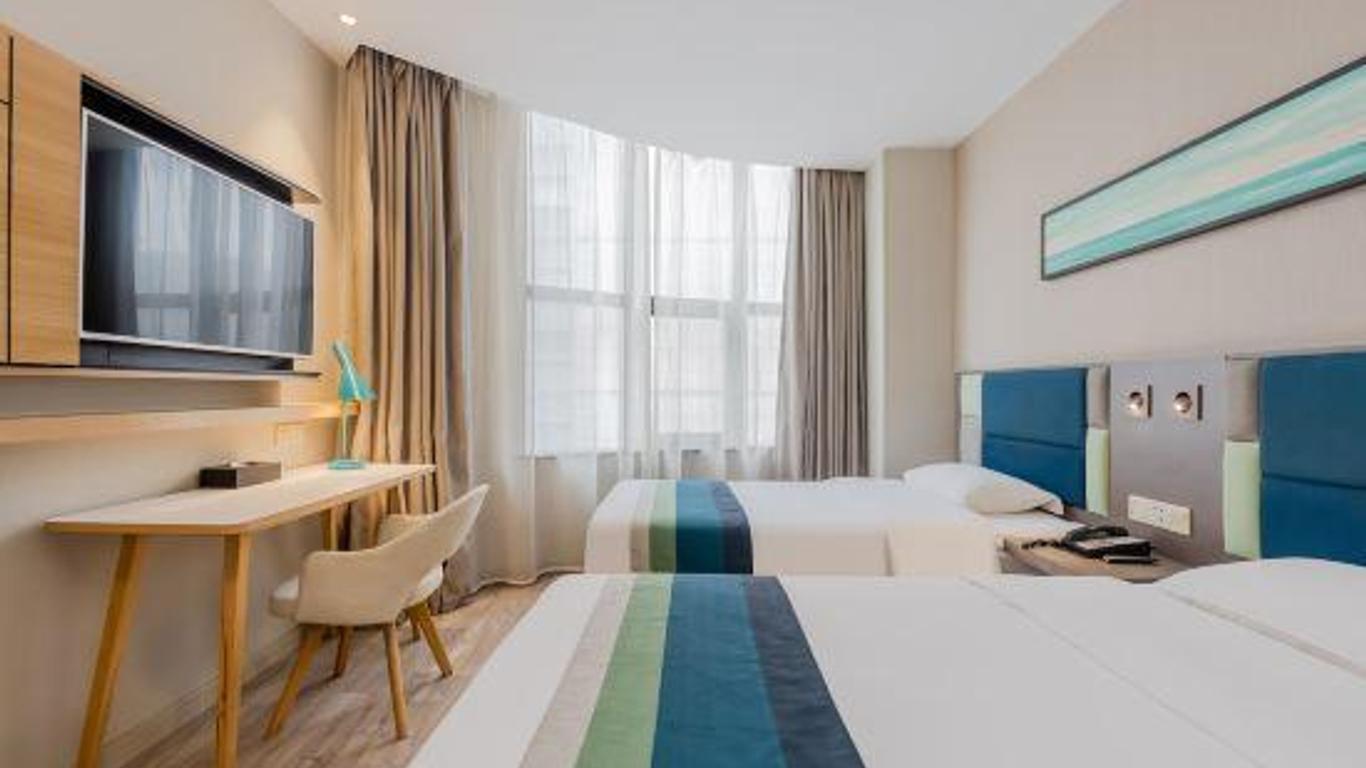 Home Inn (Luhe Xiongzhou Metro Station Jinning Plaza)