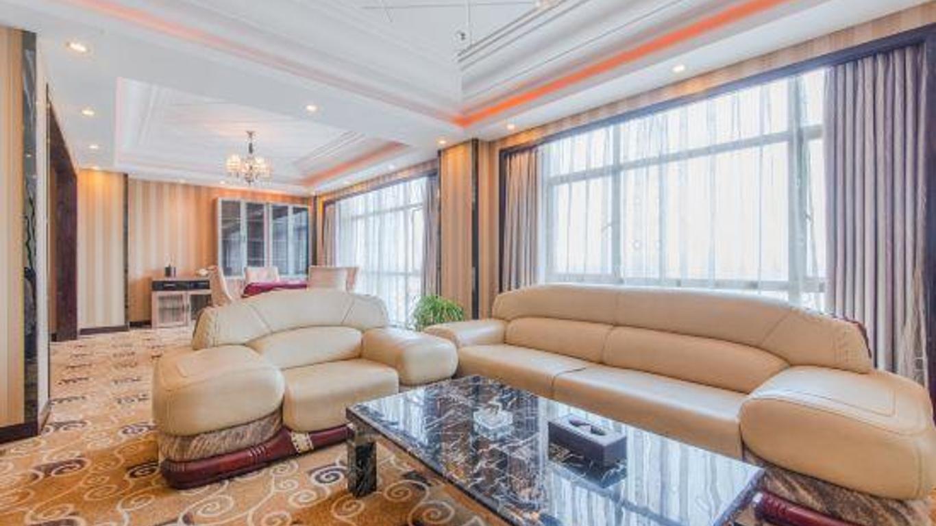Yiyuan Times Hotel (Qiandong West Station Branch)