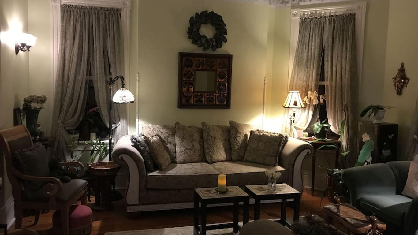 Historic Iron Horse Inn