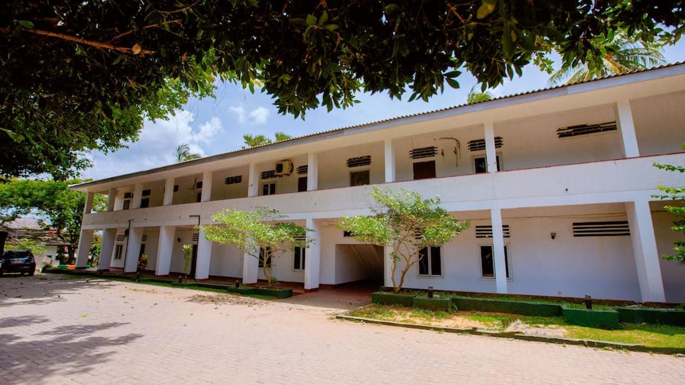 Hotel Hambantota Rest house