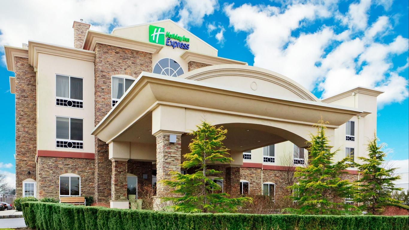 Holiday Inn Express & Suites Long Island-East End