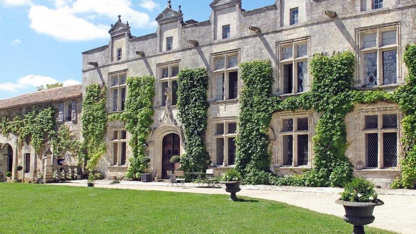 Chateau de Maumont