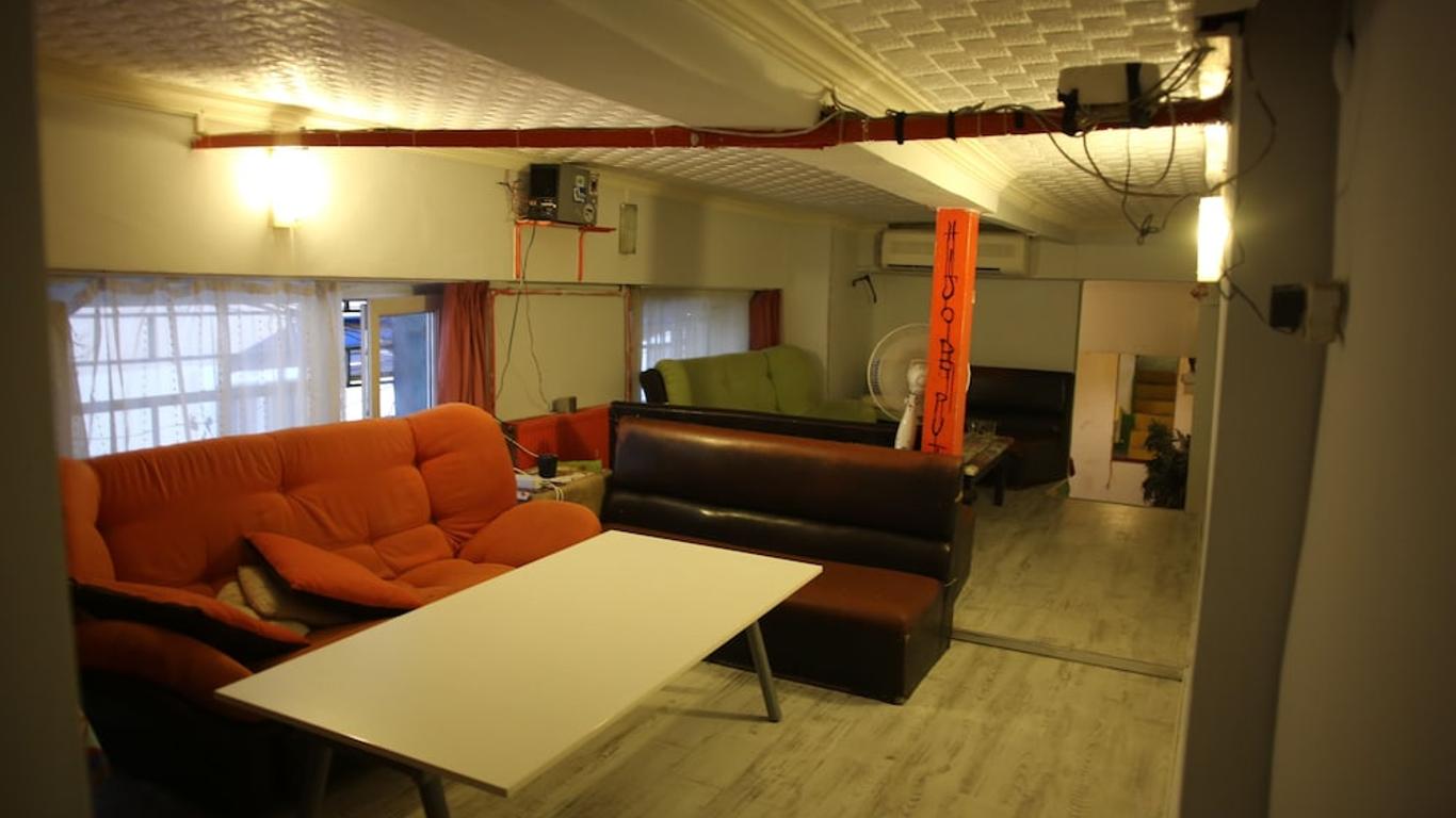 Taxim Hostel