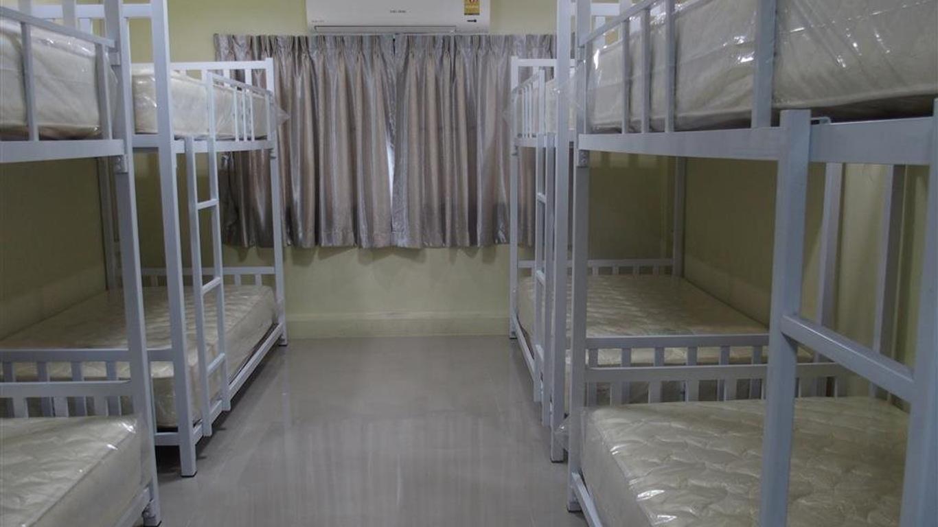 Donmueang Airport Residence Hostel