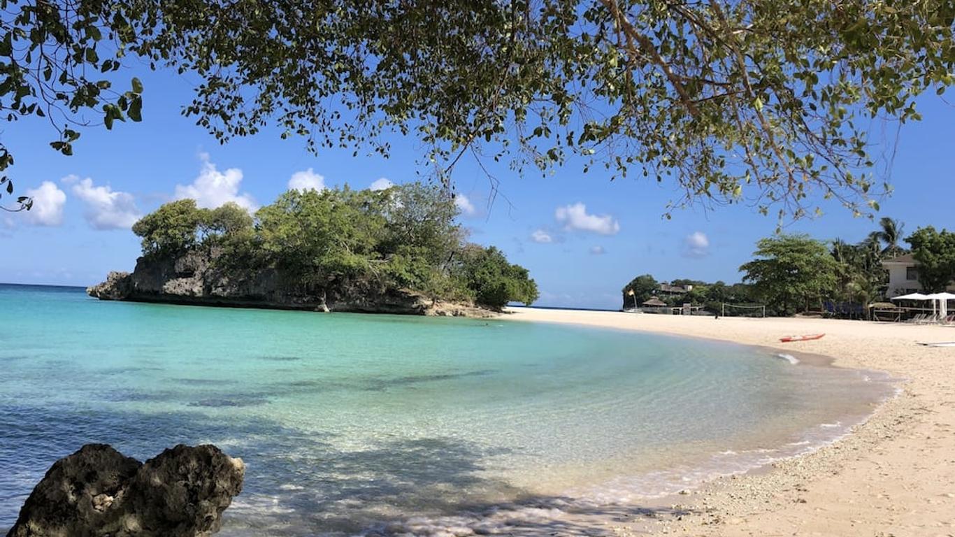 Argonauta Boracay Boutique Hotel with Apartments and Villas