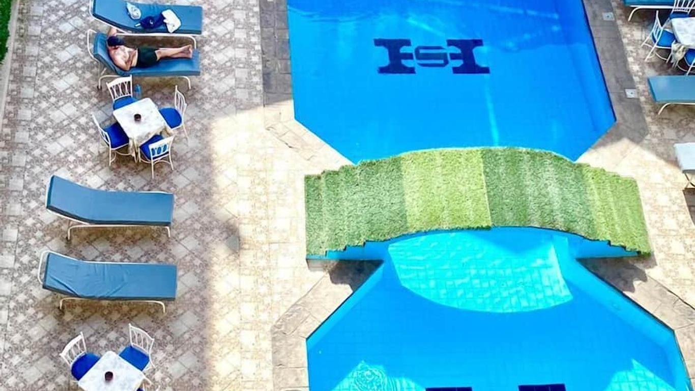 Shady Hotel Luxor