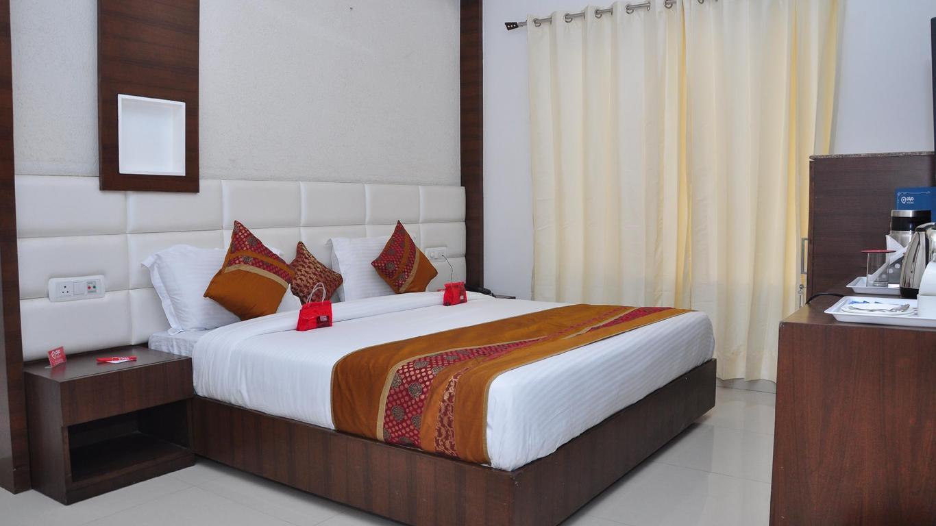 OYO 2044 Hotel Premier
