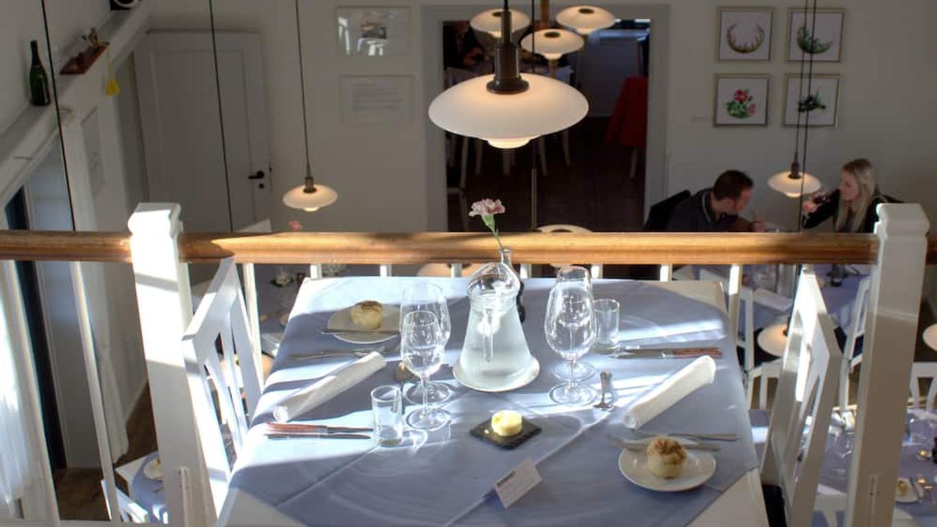Henne Mølle Å Badehotel